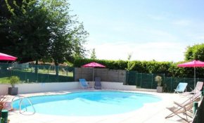 Gite de charme La Bichonnière 2 à 4 personnes avec piscine entre Sarlat et Rocamadour.